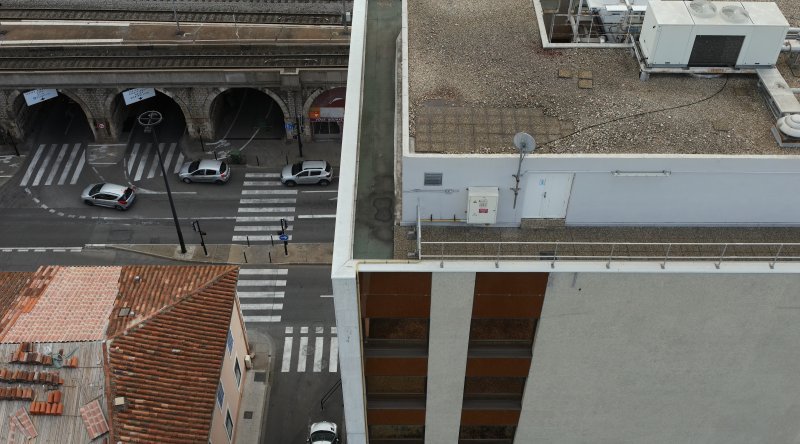 Désamiantage dans le cadre de la reconversion d'un immeuble de bureaux en résidence étudiante